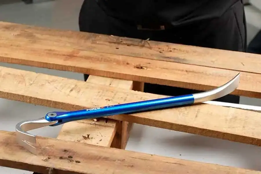 Poplock Double Gear Indexing Pry Bar allows for mutliple prying angles-E